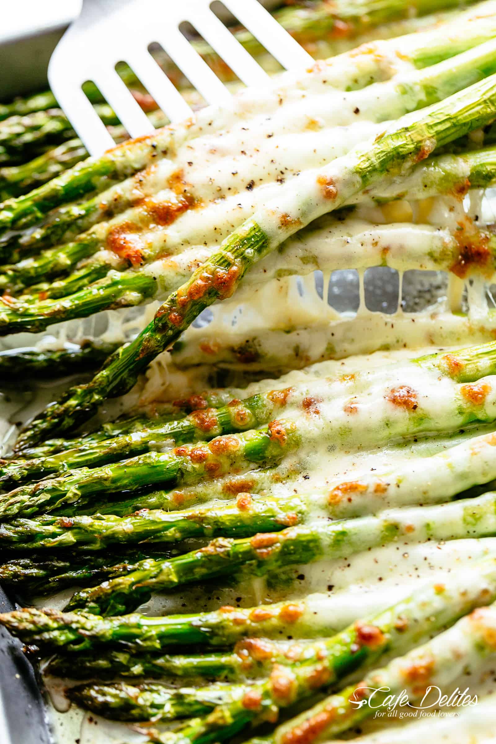 Minute Cheesy Garlic Roasted Asparagus Recipe